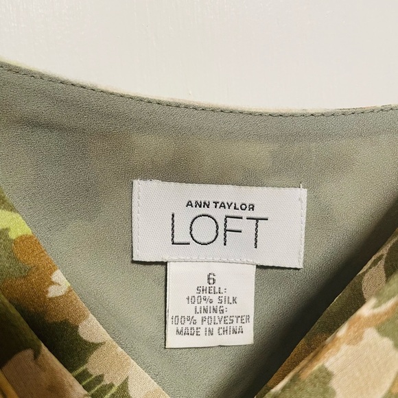 Ann Taylor LOFT,  Silk Floral Dress, Simply Gorgeous, Size 6 - Picture 4 of 4